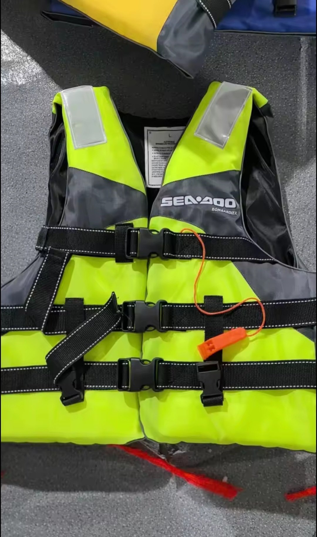 Prsluk zeleni sprijeda