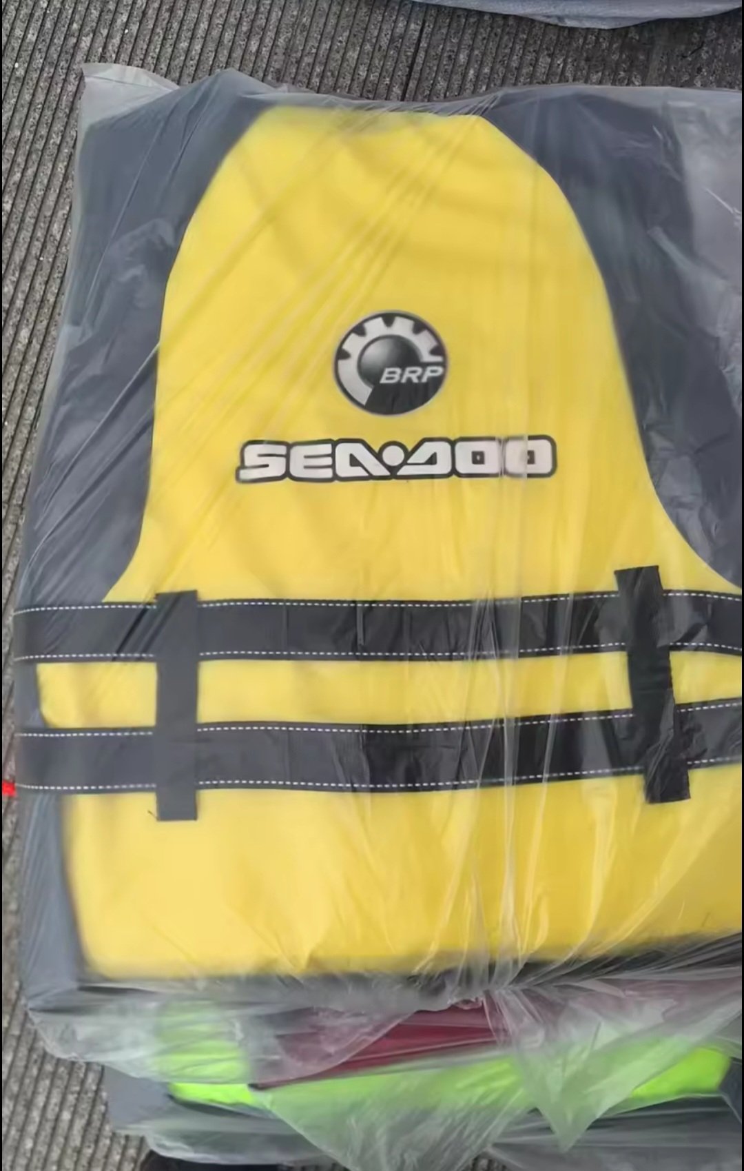 Prsluk žuti straga zapakiran