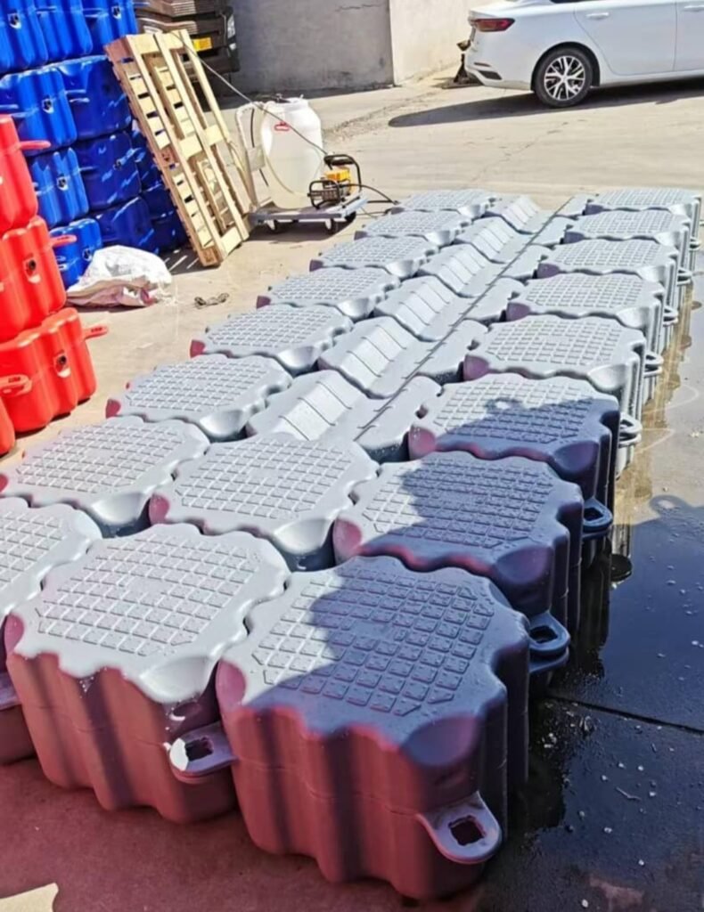 Jet ski ponton pogled straga