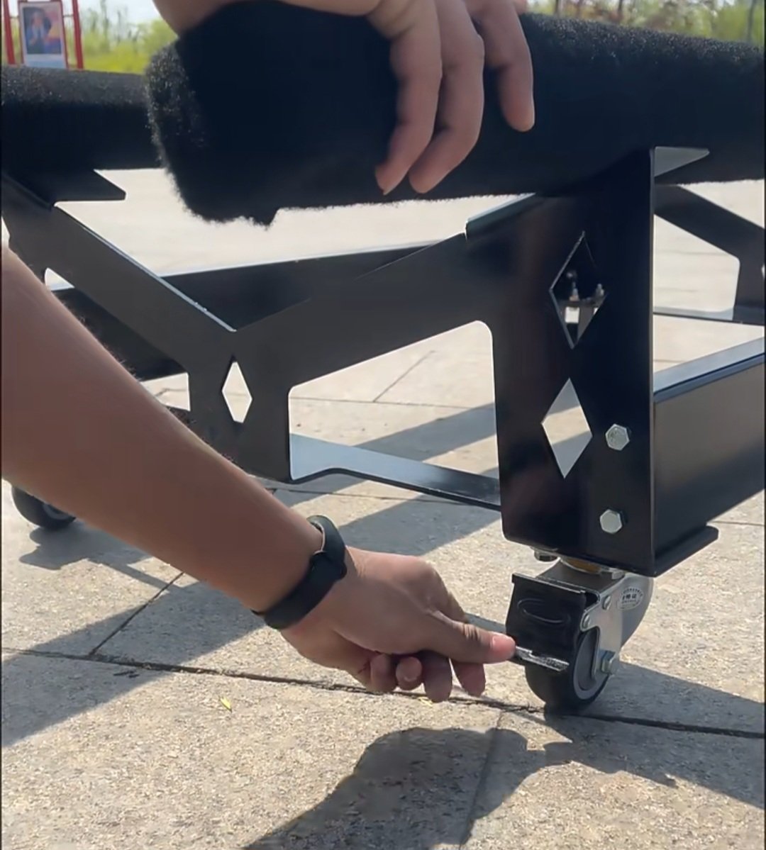 Prikaz okretnih kotača sa kočnicom